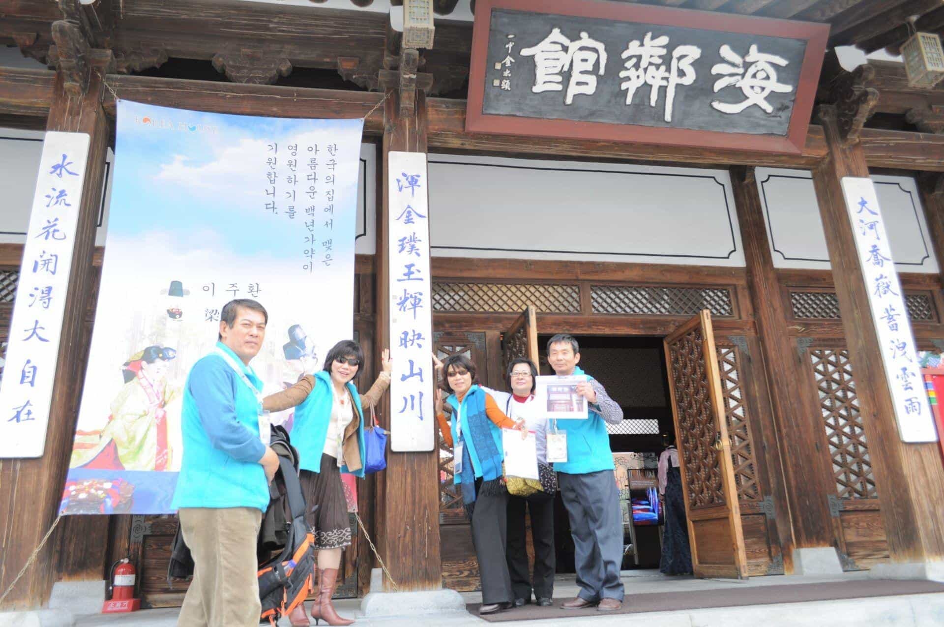 團隊成員在戶外參加 Pilotrun 團康活動的實景照片